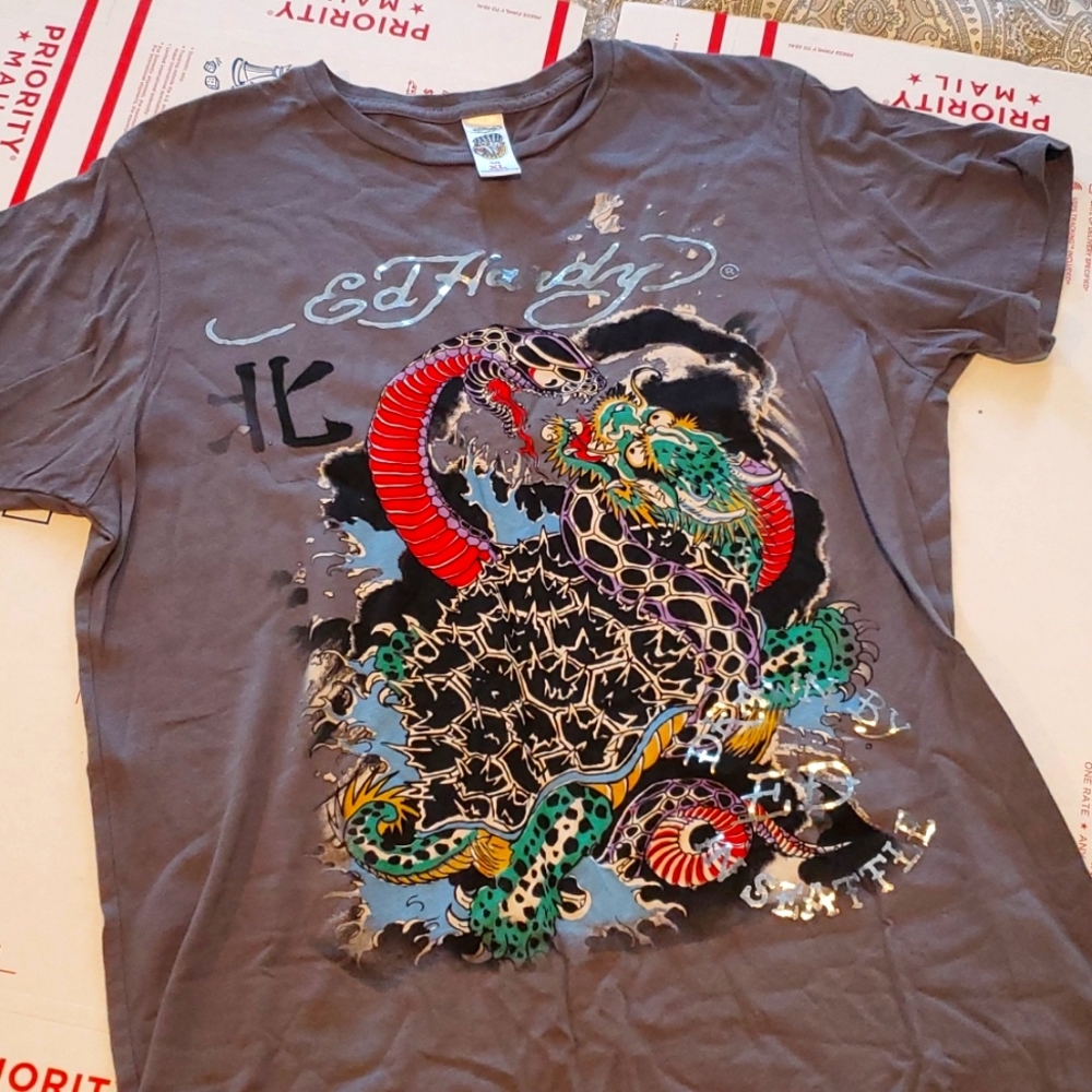 Xl Ed Hardy tee shirt